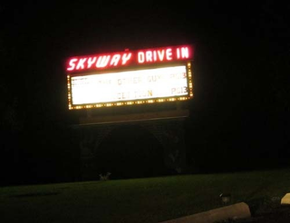 Illustration for article titled Honda Accord Only Flaw In Otherwise Perfect Wisconsin Drive-In Theater Experience